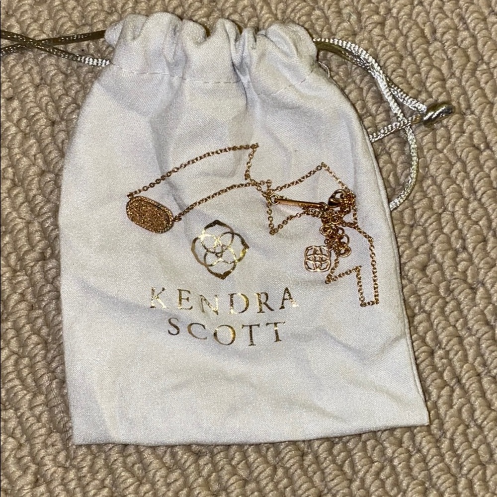 Kendra Scott Elisa Pendant necklace